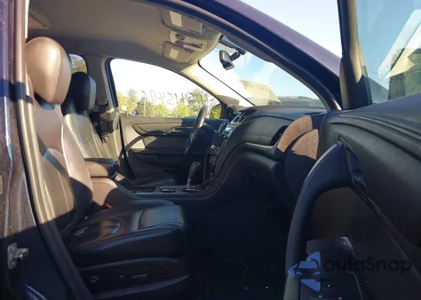 2016 Chevrolet Traverse 2Lt z USA, uszkodzony, nr VIN 1GNKVHKD1GJ259925